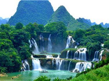 【德天觀瀑節 豪華美食包列】德天跨國大瀑布、通靈大峽谷、 明仕田園風光動車四星三天